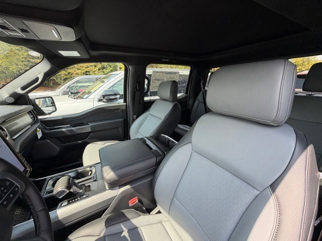 2025 Ford F-150 Lightning Lariat®