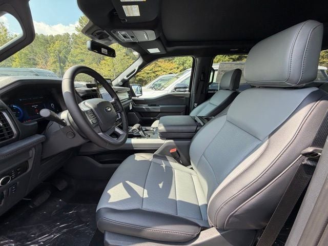 2025 Ford F-150 Lightning Lariat®