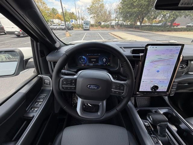 2025 Ford F-150 Lightning Lariat®