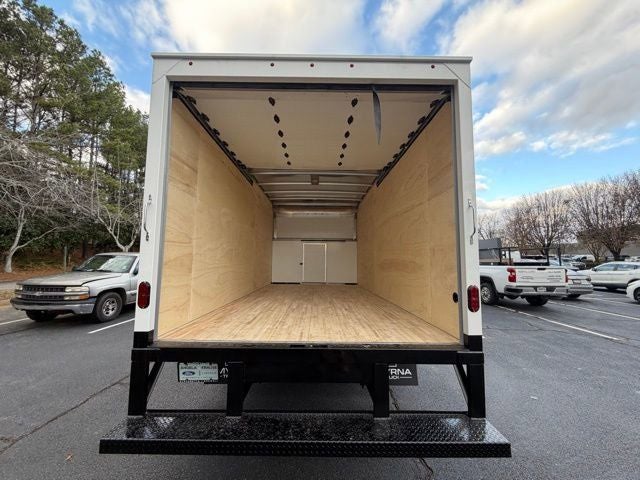 2026 Ford E-450SD Base DRW