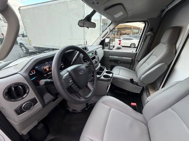 2026 Ford E-450SD Base DRW
