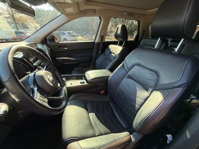 2024 Nissan Pathfinder Platinum