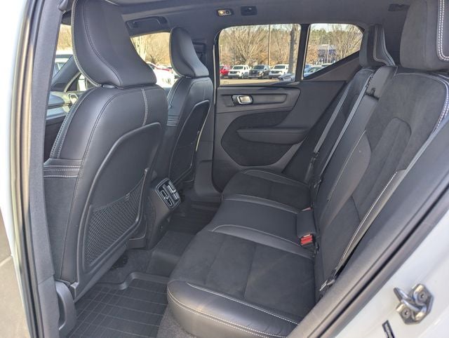 2021 Volvo XC40 R-Design