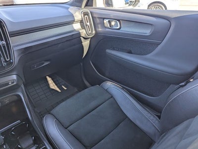 2021 Volvo XC40 R-Design